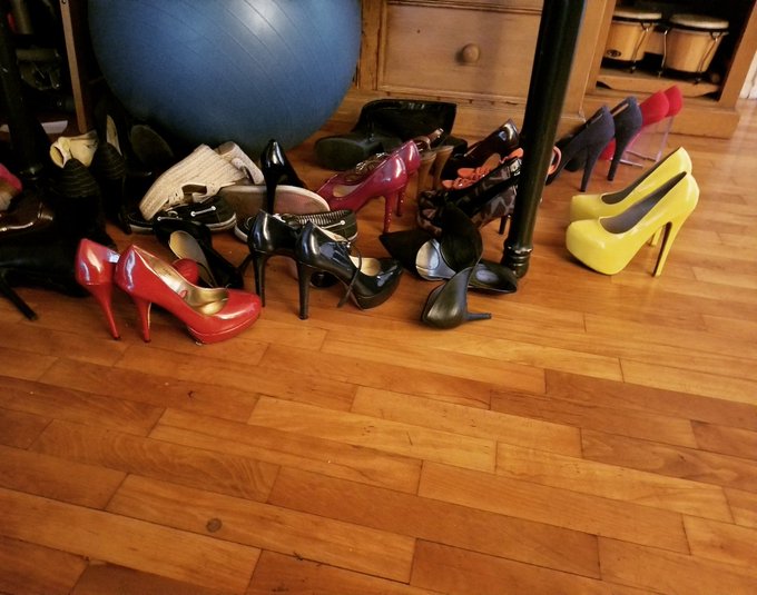 I cleaned out my car. I think I might have a problem #shoes #shoefetish #heels #pumps #peeptoe 😄 https://t<a href="/tag/shoes"class="tags">#shoes</a><a href="/tag/shoefetish"class="tags">#shoefetish</a><a href="/tag/heels"class="tags">#heels</a><a href="/tag/pumps"class="tags">#pumps</a><a href="/tag/peeptoe"class="tags">#peeptoe</a>