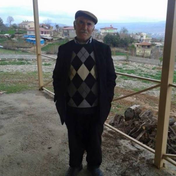 ipeksugnde's tweet photo. Çınar ağacı gibidir baba meyvesı olmayan ama gölgesınde birçok. Kişiye yer olan çınar gıbıdır baba   Ardı arkası olmayan  olmayan dağ https://t.co/F9m8mU9NkV