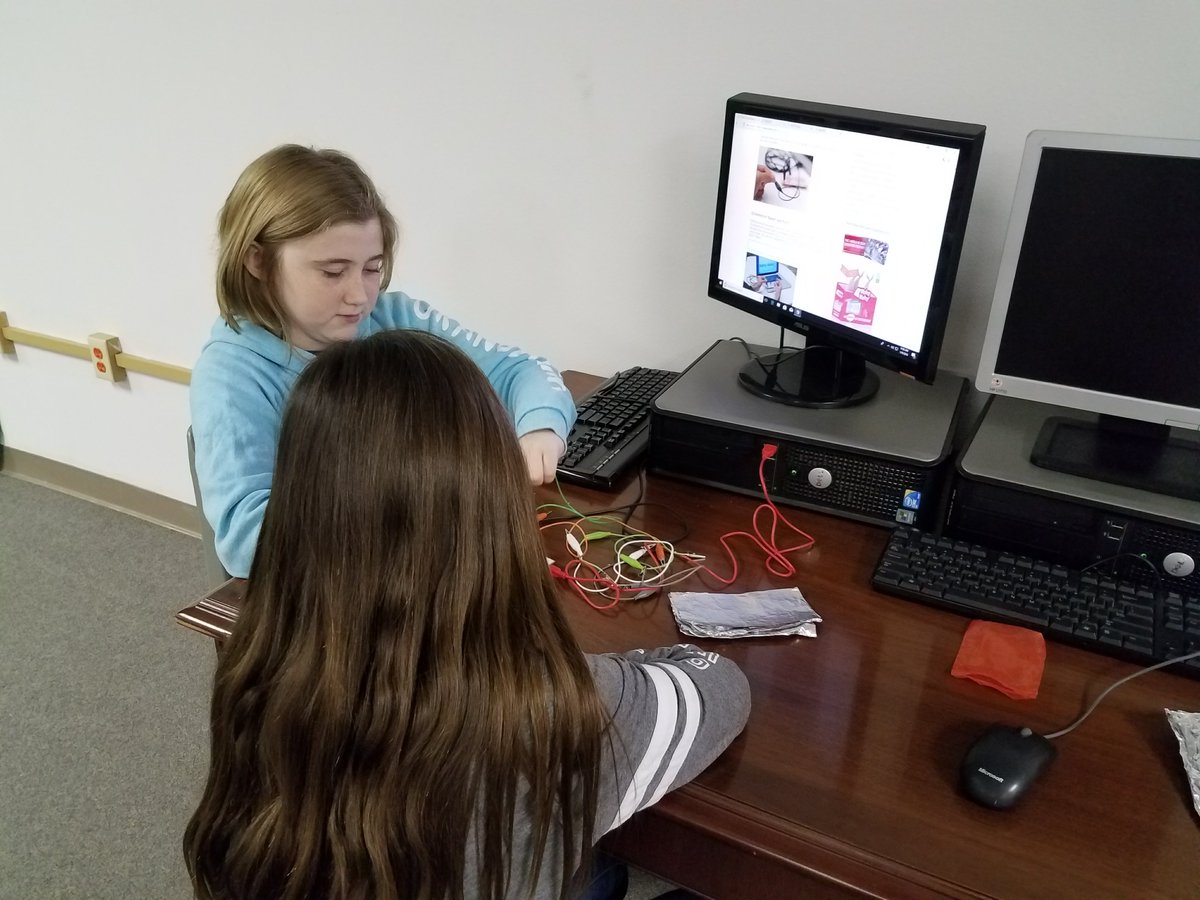 EustaceIS's tweet photo. Day 2 in the #MakerSpaceStudio and the kids are creating fun! @jdavis43 @twfelty #makerspaces #eiswhereweirdworks https://t.co/ZfdmbqduJy