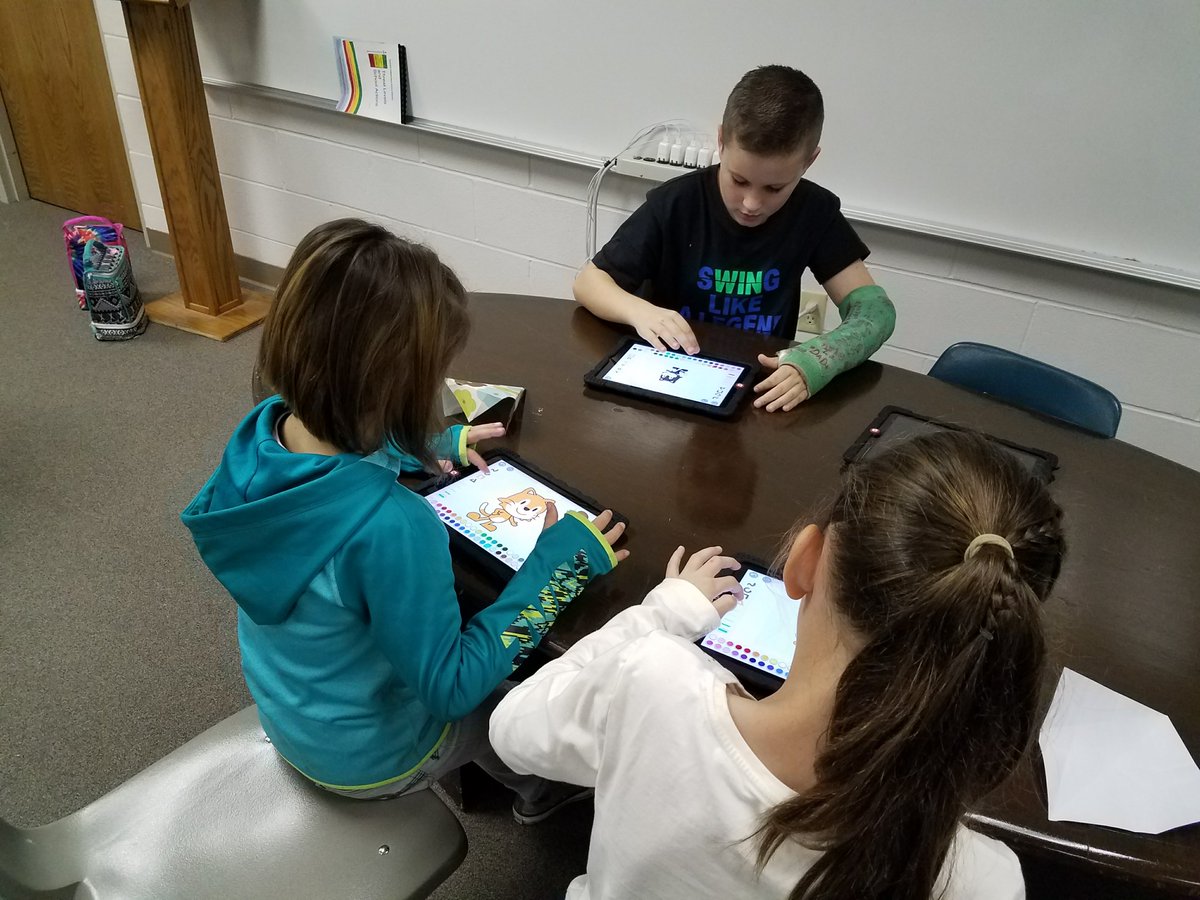 EustaceIS's tweet photo. Day 2 in the #MakerSpaceStudio and the kids are creating fun! @jdavis43 @twfelty #makerspaces #eiswhereweirdworks https://t.co/ZfdmbqduJy