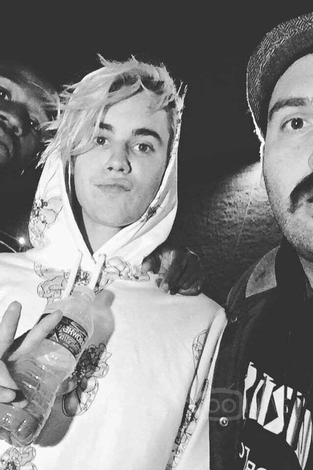 RT EM TUDOO
#iHeartAwards #BestFanArmy #Beliebers