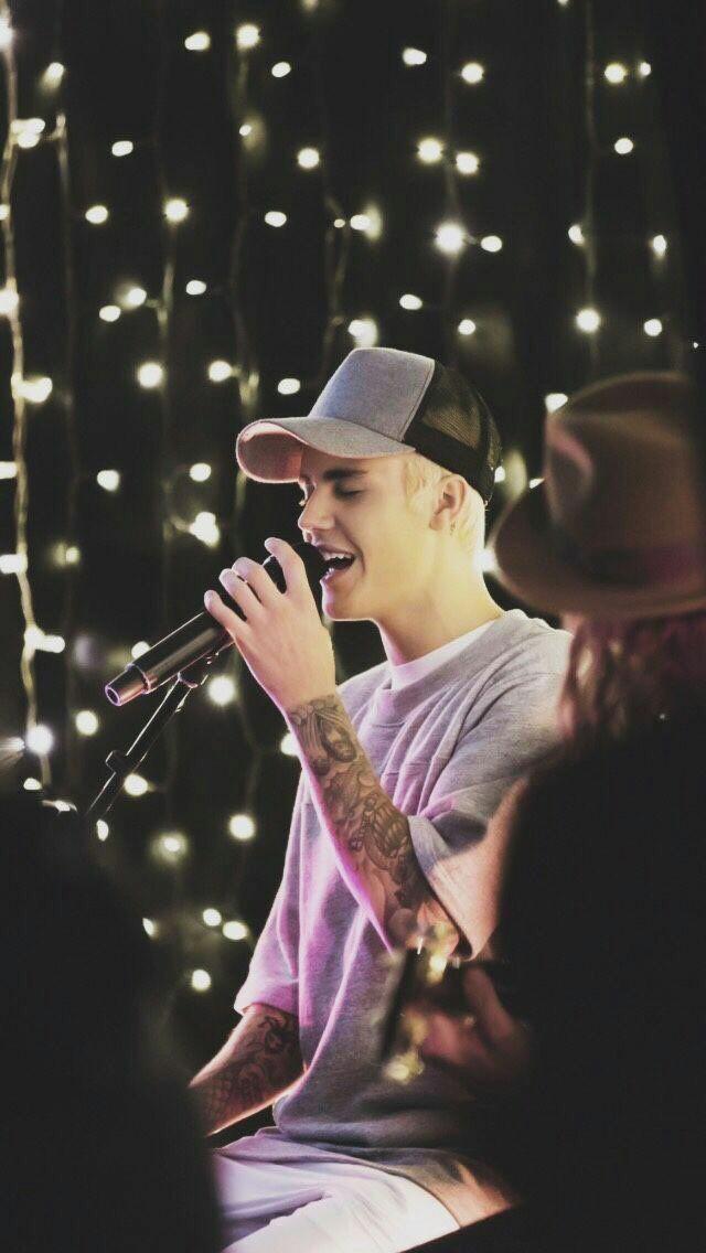 RT RT RT RT RT AQUIIII
#iHeartAwards #BestFanArmy #Beliebers