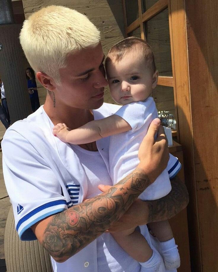 RT AQUI RT AQUI

#iHeartAwards #BestFanArmy #Beliebers