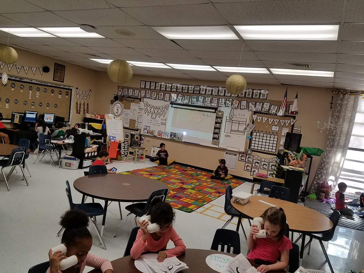 All students engaged in our reading stations. @kinderlove2017 #buildingstrongreaders #pvlionpride