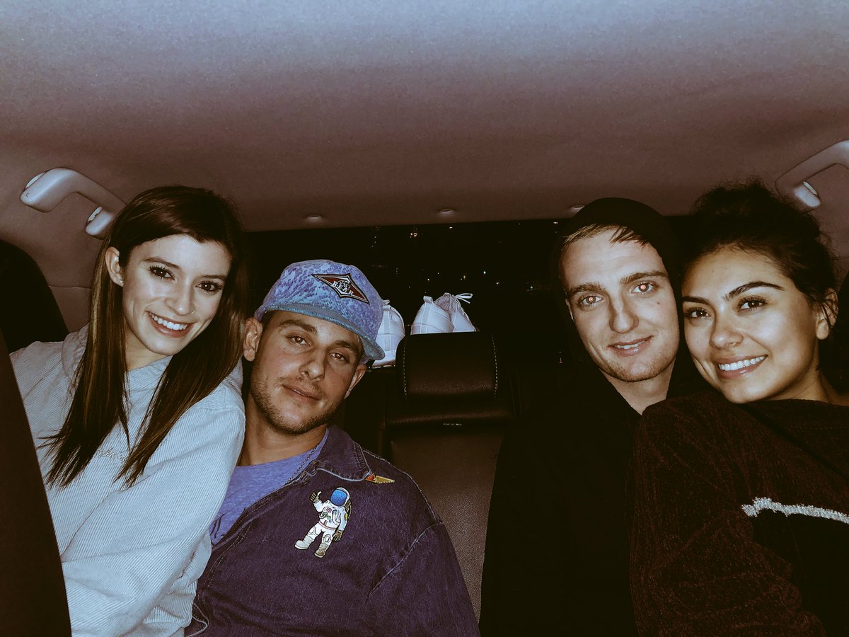 Mirandatwitless's tweet image. When someone’s gotta lap it and they both lap it #precious #snugglevibes #younglove