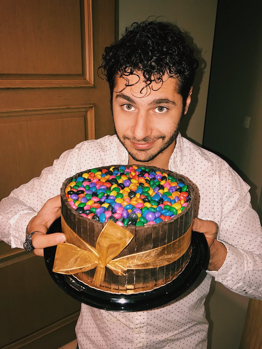 DebRyanShow's tweet photo. Felices 30 Rayito 🎂 https://t.co/01WKREYOtc