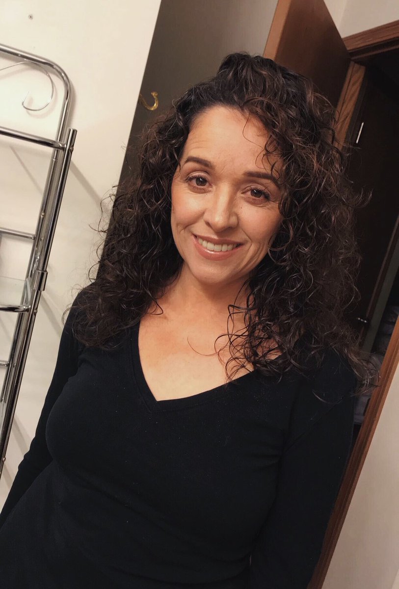 corinnaaj_'s tweet photo. did my mami’s makeup ✨ https://t.co/SGsizfoklo