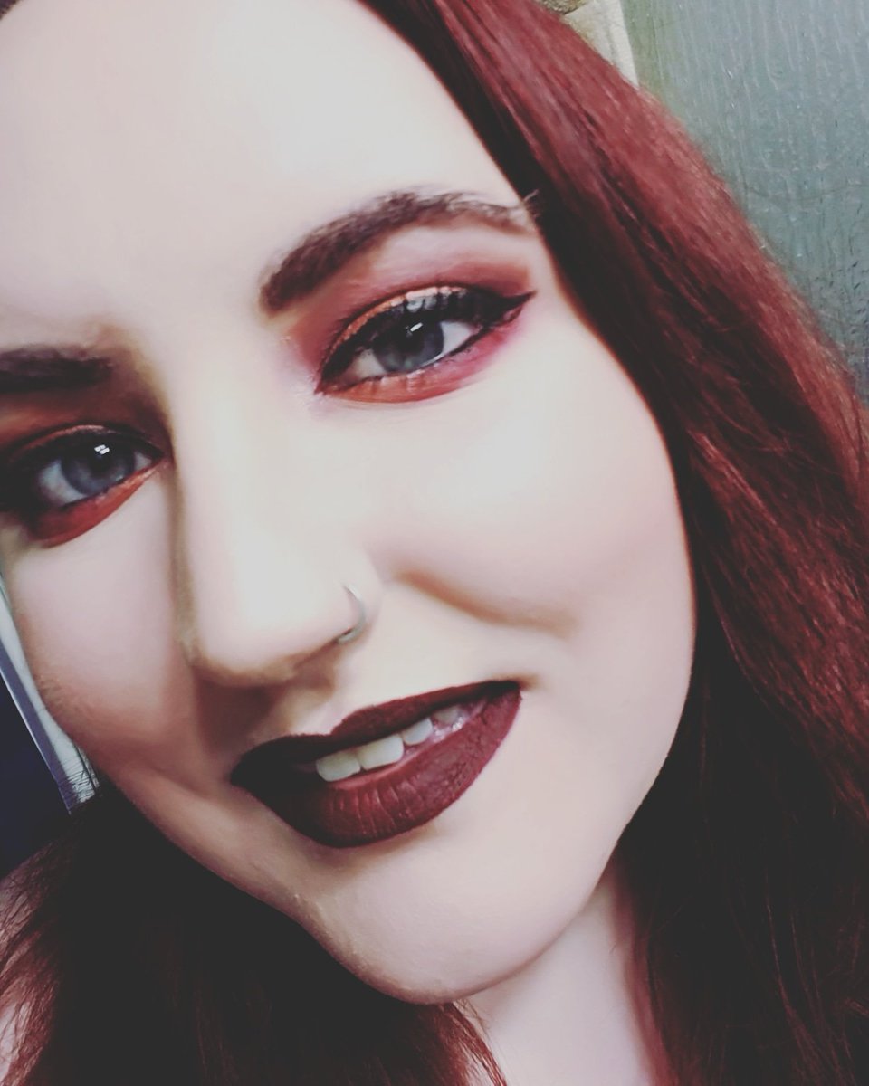Mariah_Sandoz's tweet photo. My video just hit 100 veiws! Thank you all so much. I can't wait till next weeks video. #greatful #MakeUp #makeupartist https://t.co/YQxOdpiPef