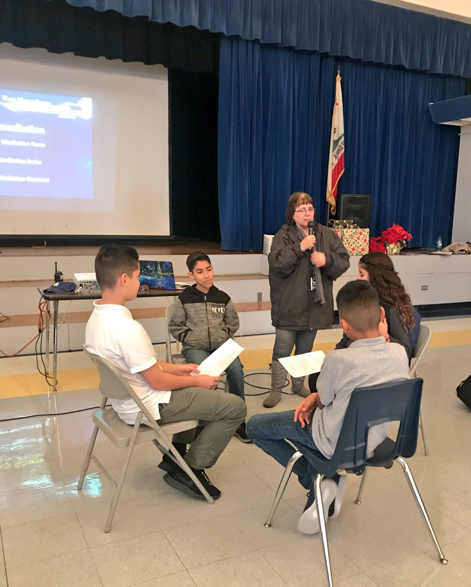 jennyaamaya's tweet photo. Achievement Assemblies welcoming our Panthers to an awesome new year!🎉😊 2018 is going to be a great year!!!🎊  ~ Peer mediators in action! 👍🏻🎊🎉#Interactiveassembly #Goalsetting #Waiteisgreat #NLMUSD https://t.co/GxQ2ck1afn