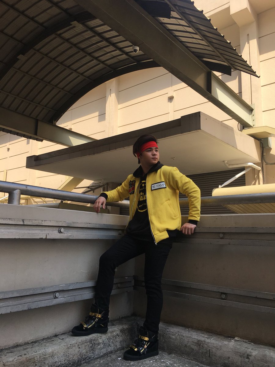 iambugoy_carino's tweet photo. Thank you @rvmpOfficial for my jacket 🤘💛😉 https://t.co/Z5E4ggGBdw