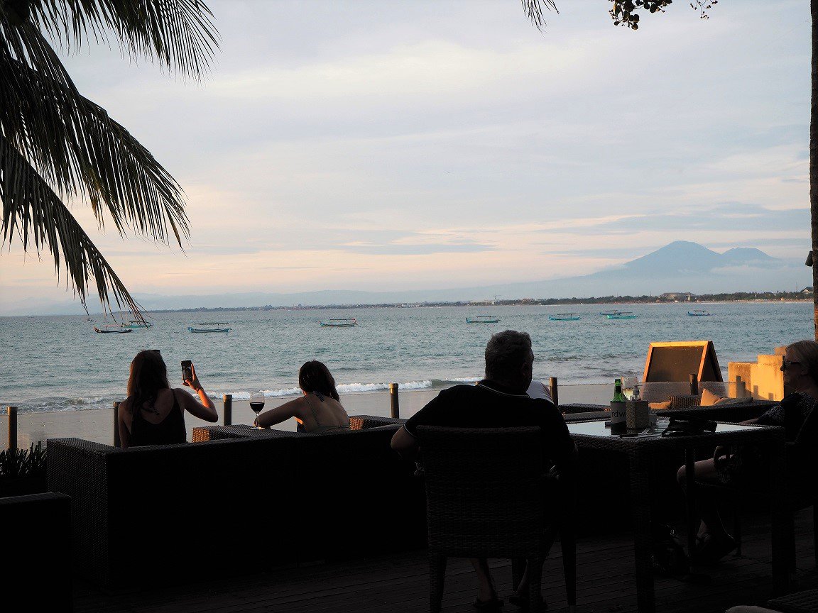 boardwalk_kuta's tweet photo. Island life at its best.
.
.
#boardwalkbali #thebalibible #baligardenbeachresort #visitbali #balibucketlist #baligasm #balidaily #balicuisine #baliguru #baliadvisor #balifood #balifoodies #sydneyeats #instafood #instadaily #explorebali #holiday #bali #letsgotobali https://t.co/ZJxDTC2CaJ