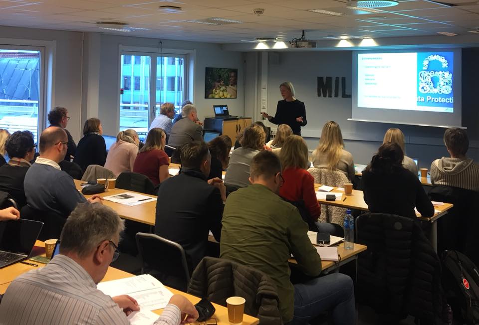 ProFundoNorge's tweet photo. 20 organisasjoner samlet for å drøfte praktiske følger for det nye personverndirektivet (GDPR). Ove Skåra fra @Datatilsynet , Therese Fevang fra @Bisnode_no og @SveinJohanson deler om hvordan konkret møte nye reglene og legge til rette for bra håndtering. Mange bra samtaler https://t.co/cRbNO7lf8M