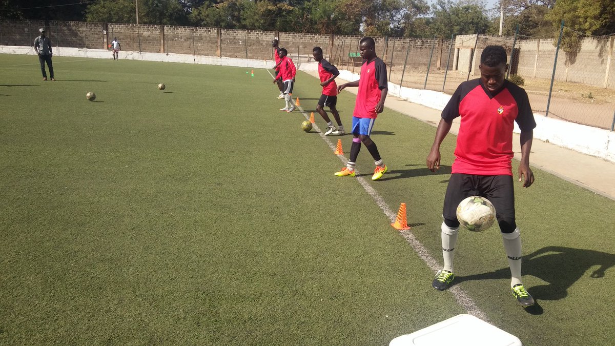 nibangbang's tweet photo. Team warming up against GPA fc. https://t.co/Ofmte7DlZW