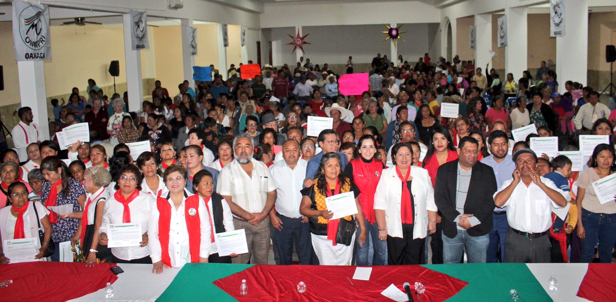 YolandaLopezDip's tweet photo. Hoy tomaron protesta los Comités Municipales del @ONMPRIOAXACA en la Región #Mixteca, mujeres comprometidas para seguir trabajando y respondiendo como el mejor activo que tiene el @PRI_Nacional. #LaCausaNosUne https://t.co/ZVXlFpzWy2