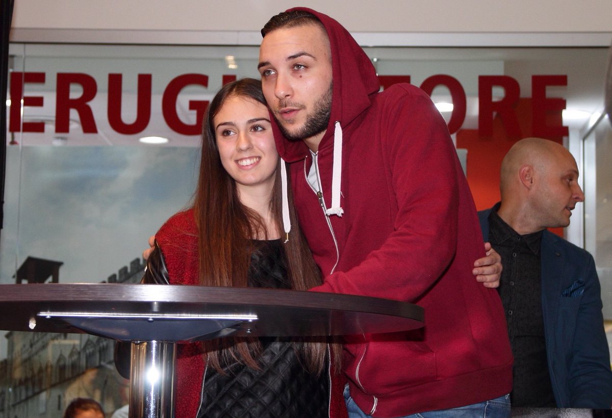 O Stringi I Nodi O Spezzi Il Filo