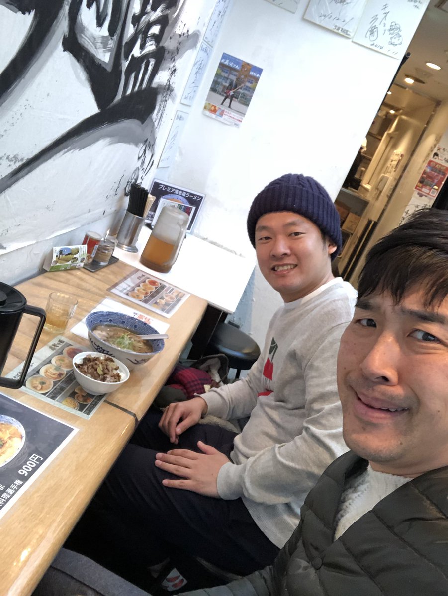 otototossy's tweet photo. あべこうじさんに、ラーメンごちそうになりました!
HEY!たくちゃんさんのラーメン屋さん、鬼そば藤谷!
塩ラーメン、すごく美味しかったです!
#あべこうじ #鬼そば藤谷 #ラーメン #notfruit https://t.co/llvUc806z9