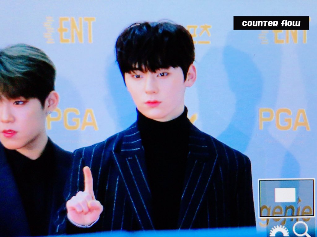 counterflow89's tweet photo. 180110 골든디스크 레드카펫 #민현 #황민현 #워너원 https://t.co/ZEfNq2C7FN