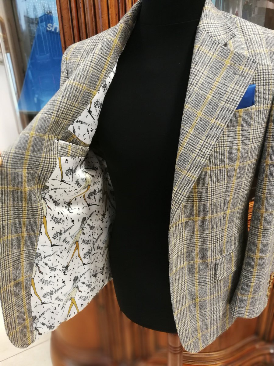 MFG_Florence's tweet photo. #mensfashiongroup #menswear #mensweardaily #menswearblogger #menstyle #italy #menstyleblogger #company #business #mensfashion #job #mensfashionblog #elegant #dapper #dandy  #fashion #lifestyle #designer #gentlemen #style #suit #work #elegance #pittiuomo #tocfashionacademytuscany https://t.co/3xpRZPcGEn