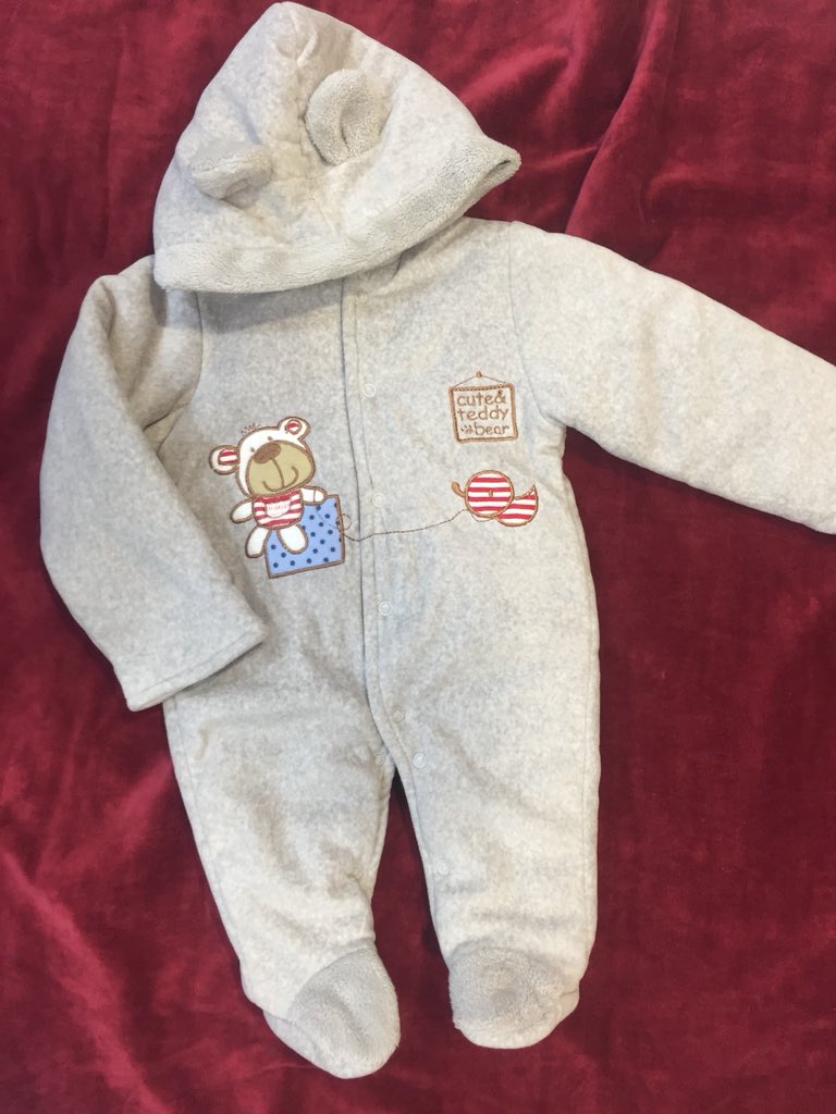 bigtomindia's tweet photo. Don’t be afraid to catch #winter #feels this #January #shop this #babyromper from the store by calling on 22153142 #kidswear #newborn #winterwear https://t.co/Fxbq3j4wTm