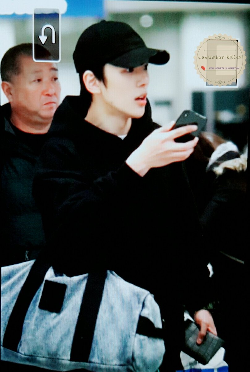 LeeMinhyukBr's tweet photo. 《📷》 10.01.18 | #Preview 
ㅡ Aeroporto de Incheon 
©Cucumber Killer 
#민혁 #몬스타엑스
#MINHYUK #MONSTA_X https://t.co/gC7RpShF5b