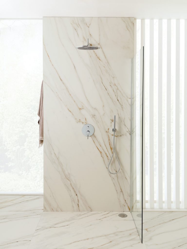 XLPorcelain's tweet image. Coming soon - new XLight Premium Golden White Nature (honed) available in 120x120cm &amp;amp; 120x250cm #urbatek #porcelanosa #interiordesign #home