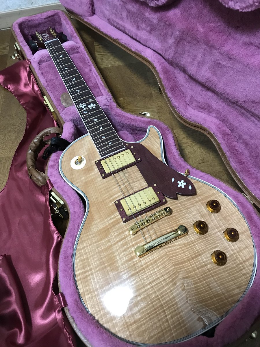 Muneharu Unclose 18年 早速やってしまったよ My New Gear Momose Ml Skr Gf16 Sakura Pink またまた桜ギター 艸 自分がレスポール手に入れるとは思わなかった笑 名前付けてあげないと T Co Voj9bawijk Twitter