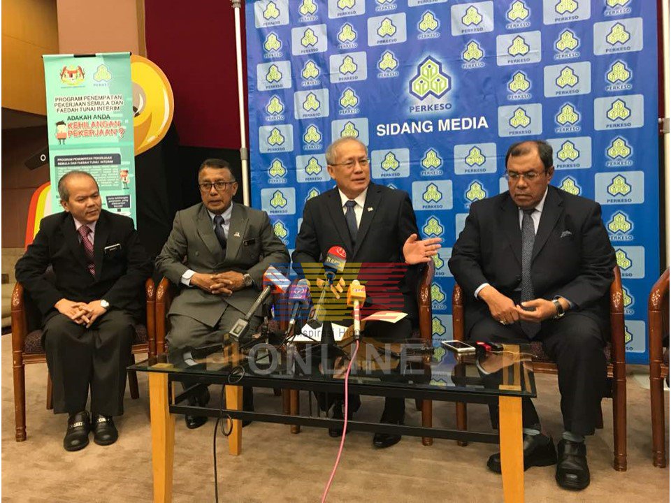 BuletinTV3's tweet photo. PUTRAJAYA: Sebanyak 300 ribu peluang pekerjaan bakal diwujudkan pada tahun ini.  Antara sektor yang mempunyai peluang pekerjaan tertinggi adalah sektor pembuatan, diikuti sektor pertanian dan perkhidmatan. https://t.co/XT2fU45VxD