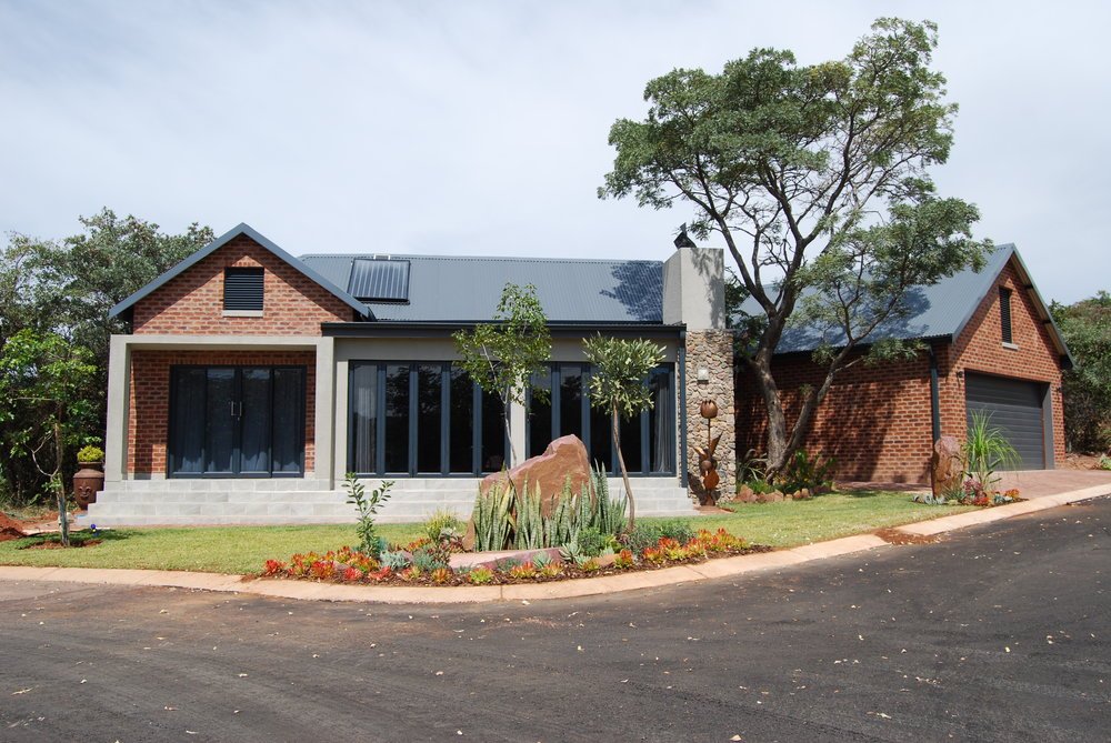 Negater Klein-Kariba provides you with the Bushveld at its best: bit.ly/2wEP1Fl

#GTloves #GTretire #goodtastemagsa