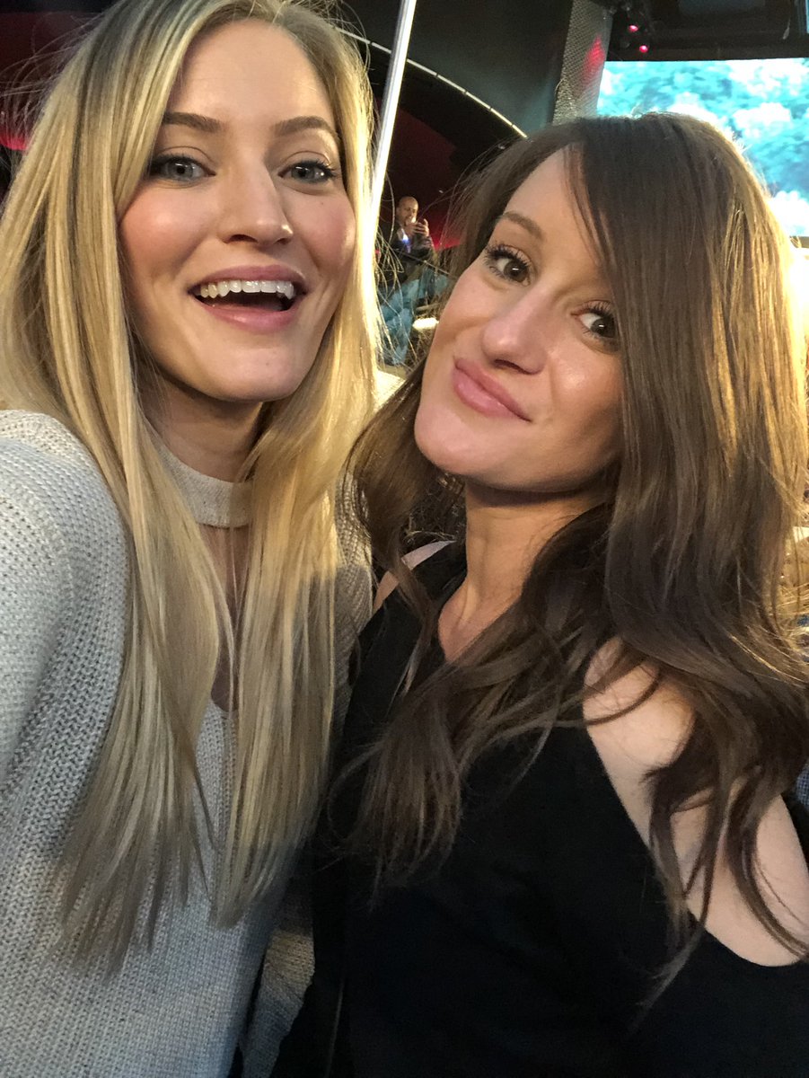 Justine Ezarik On Twitter Tried So Hard To Take A Nice Sister Photo