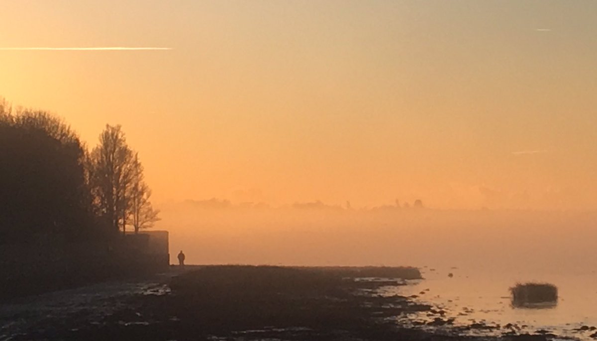 GreatDevonDays's tweet photo. #WednesdayWisdom - book a short break holiday @VisitDevon in 2018 and feed the soul ! This mornings misty sunrise today over #RiverExe ! https://t.co/y3nuVI8pVC
