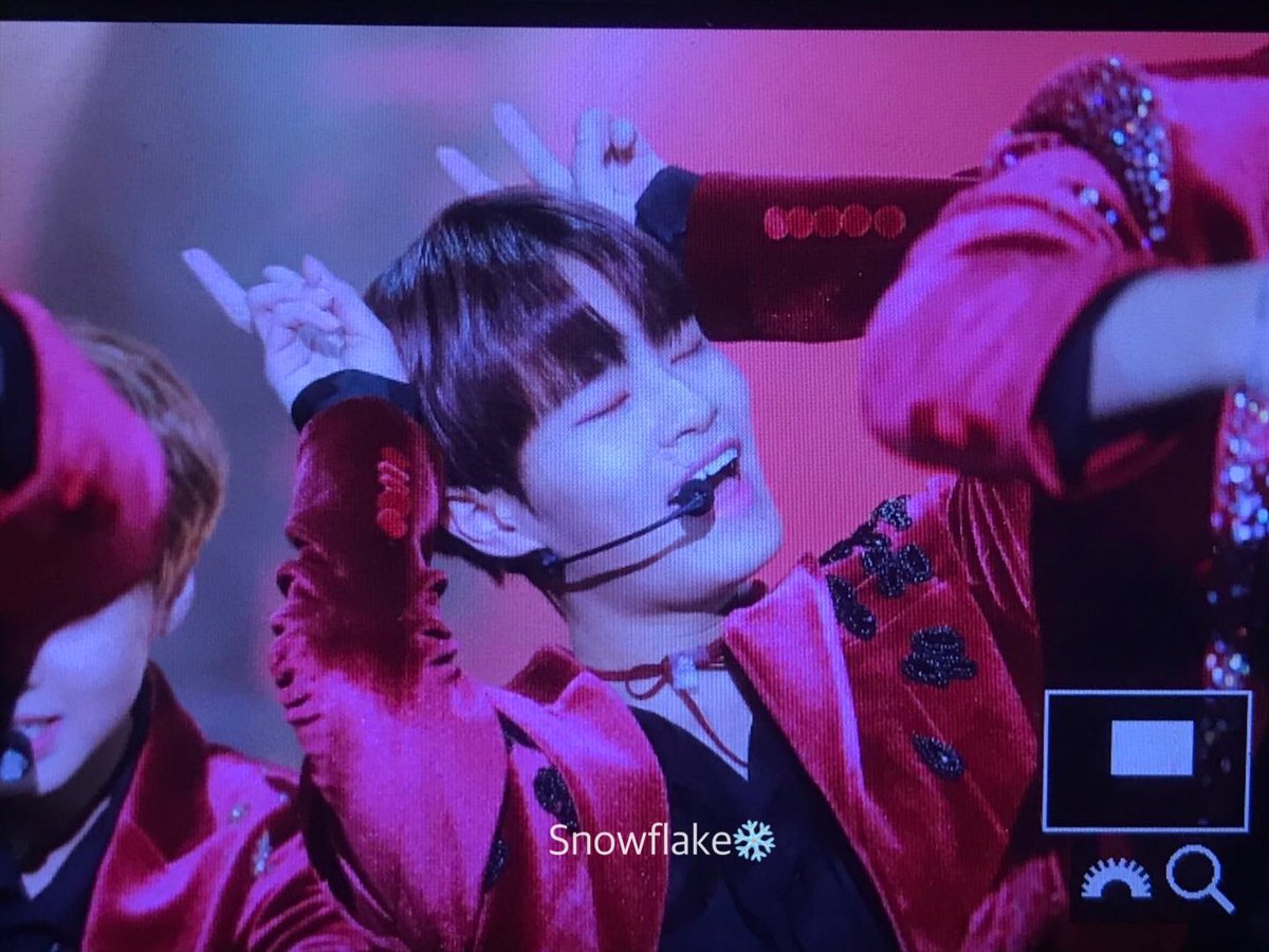 Snowflake_0129's tweet photo. 180110 golden disk #이대휘 #대휘 #워너원 #WANNAONE #LEEDAEHWI https://t.co/Twi8PEoYMA