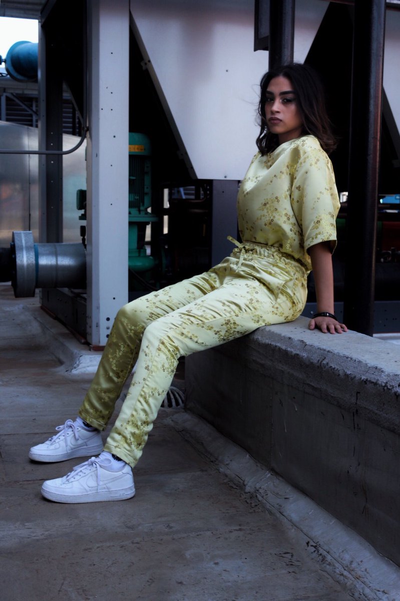 papichampu_sa's tweet photo. Papi Champú “RESURRECTED”.
(Rising From The Dead)
Collection 1

Yellow Gold Silk Ft Gold Blossom Detailing. https://t.co/UyhvwdPllQ