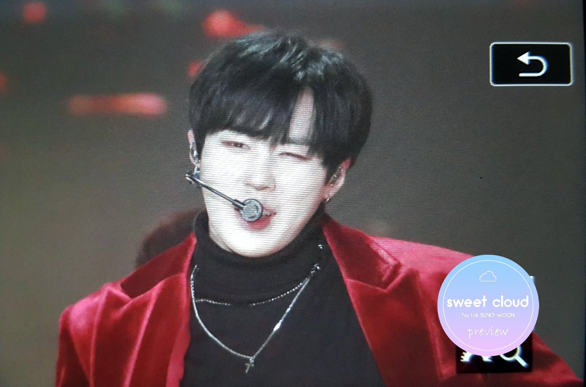 180110 골든디스크어워즈 #하성운 프리뷰
오늘은 과즙터지는 구르미야💕💕
#WANNAONE #워너원  #HASUNGWOON