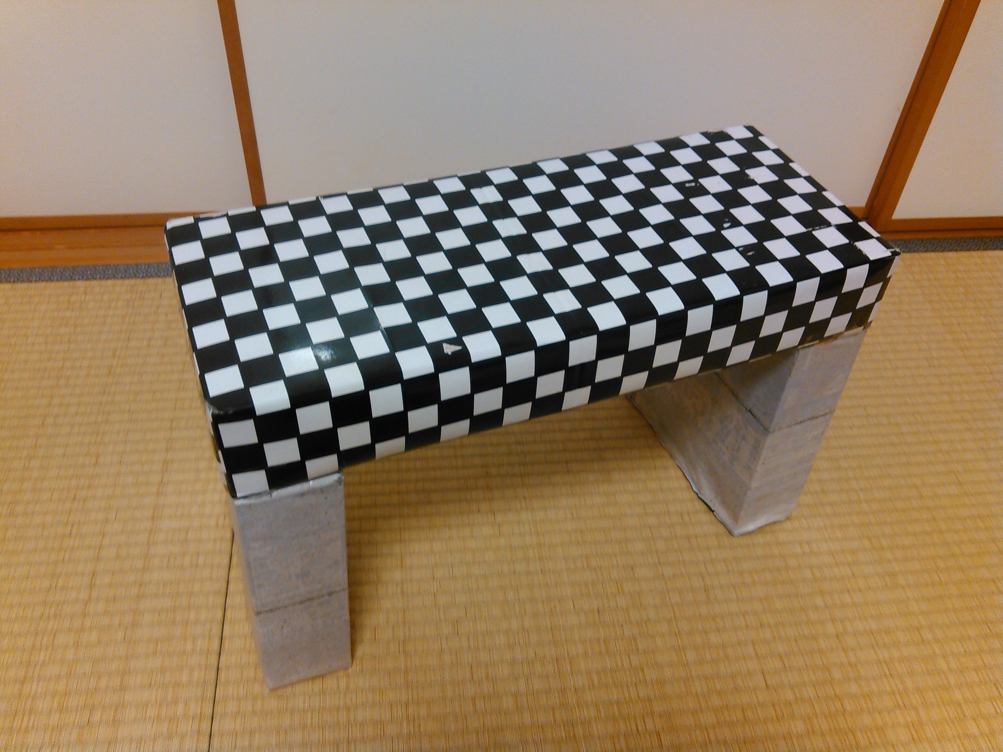 ゆちと 砂 Instagramでサクっと You Tubeで丁寧に介護を話す事にした En Twitter 牛乳パックでテーブルを作ったら 数日で壊され 逆さにされ カタカタ言う押し車代わりに引き回されて悔しかったので ブルドーザにしてやった ブルドーザ おもちゃ 手作り