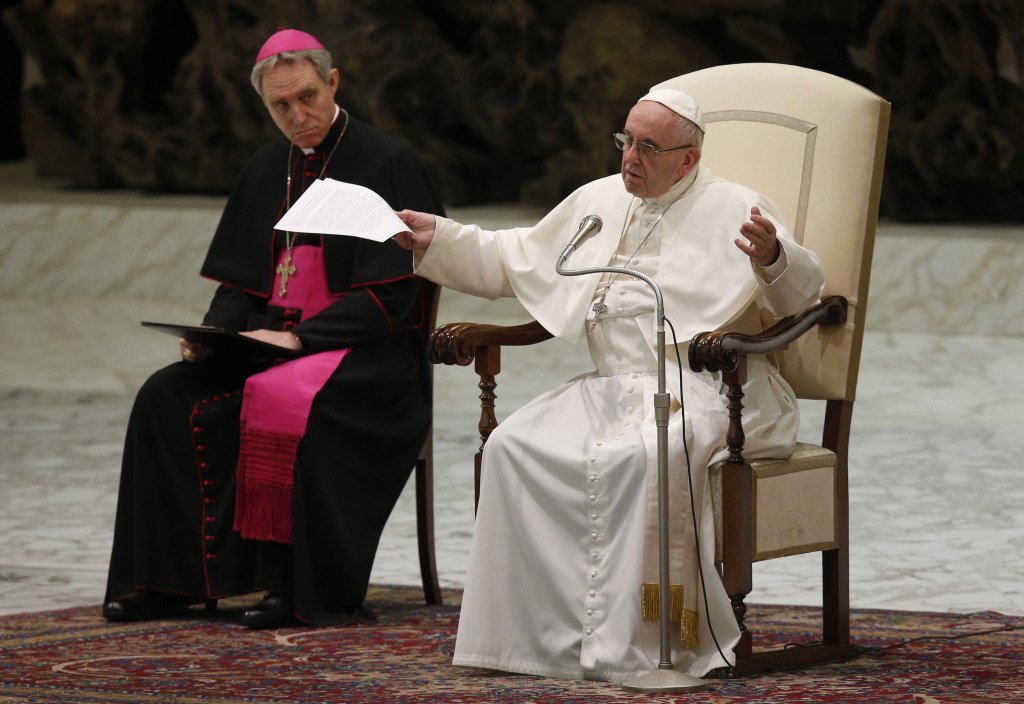 CatholicNewsSvc's tweet image. Don’t rush through silence at Mass, pope says at general audience cnstopstories.com/2018/01/10/don…