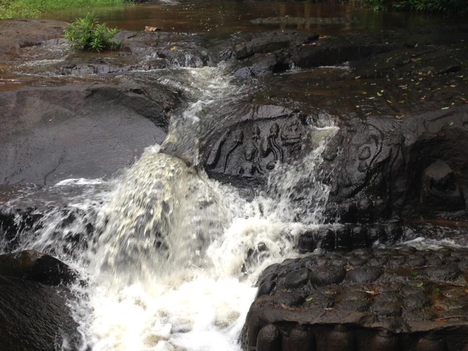MBoleang's tweet photo. Hello everyone how are you ?
at kbal spean temple 
Really nice waterfall and wonderful sculpture beautiful place I'm a friendly driver warm welcome to be a best driver for you 
F/b.angkor.bl.khmer
WeChat.
WhatsApp.
(+855)96 23 33 896
Or by Email: Angkor.bl.khmer@gmail.com https://t.co/egspTahcKp