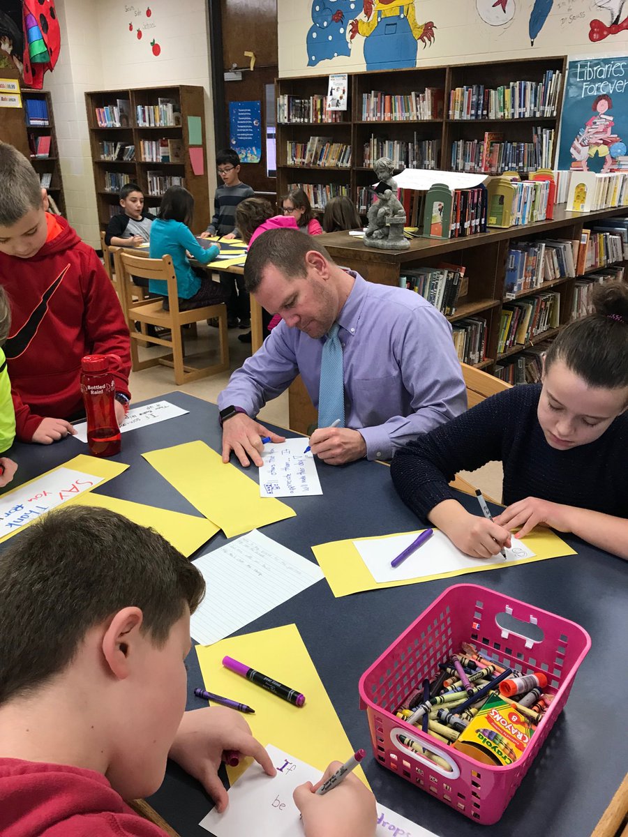 usa3boys's tweet photo. We had a special guest at our community club meeting this morning. #SSSct #kindnesscounts #joininginthefun @galske_lisa @DavidJHuber https://t.co/5Bu66xdEWM