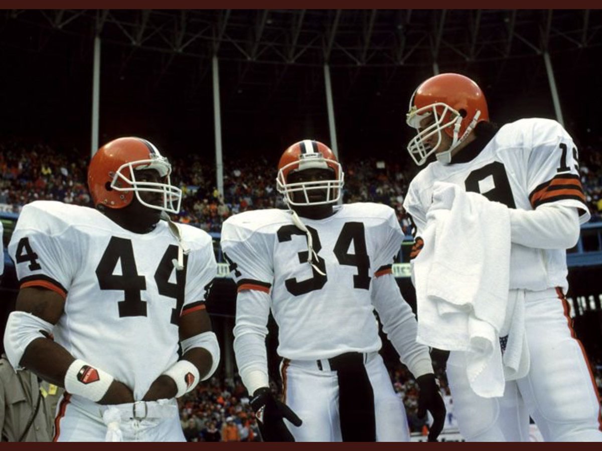 Browns_QB's tweet photo. For those of you who are too young to remember what the @Browns looked like when we were perennial winners and fielded a Team to be proud of, this photo embodies it.

Oh, and let's just bring THESE uniforms back!!

#TrustInBernie #MackTruck #DualThreatByner https://t.co/EgNy0dEK9q