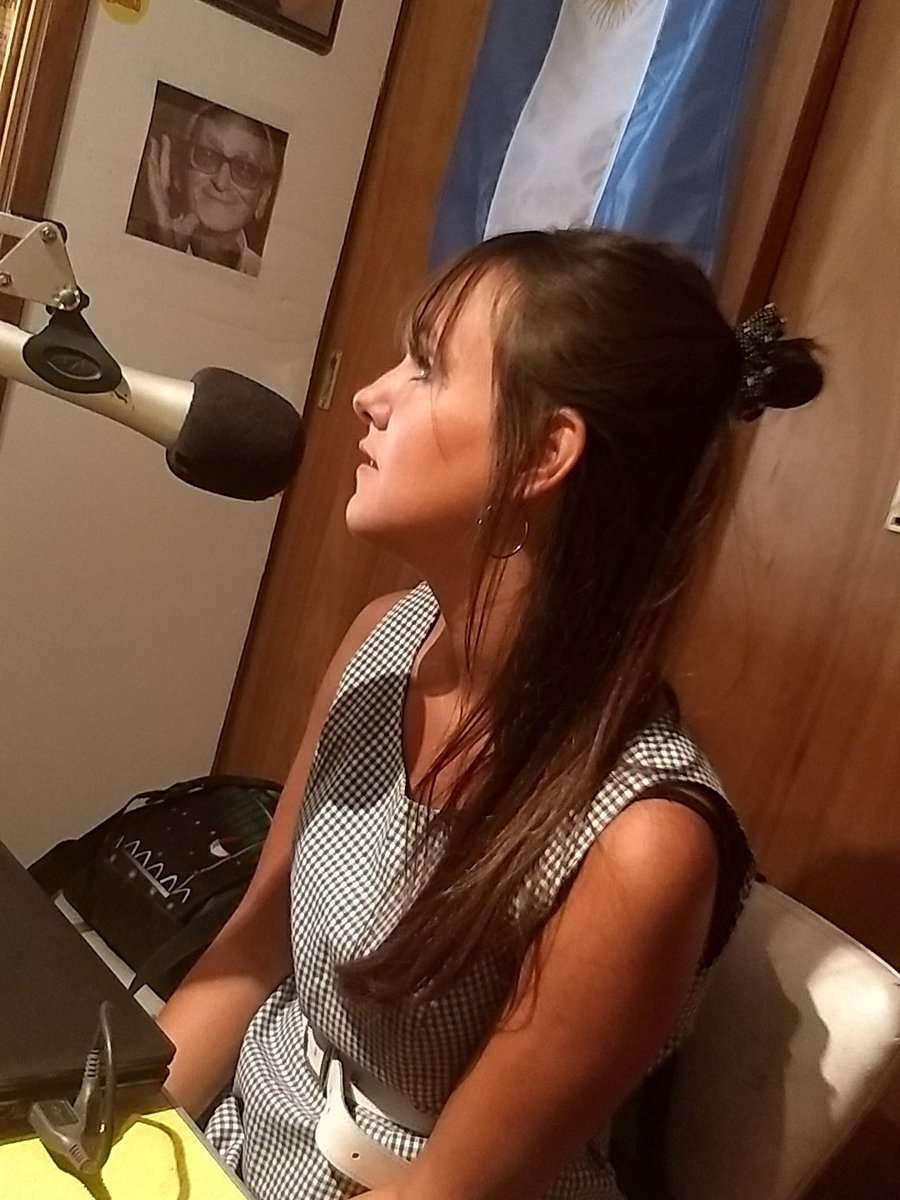 megamerlo1063's tweet photo. [CULTURA]
Estamos hablando Camila Vázquez sobre los talleres que estará dictando durante la temporada en Imaginario Bar! Escuchanos! https://t.co/q6JNGlOIzv