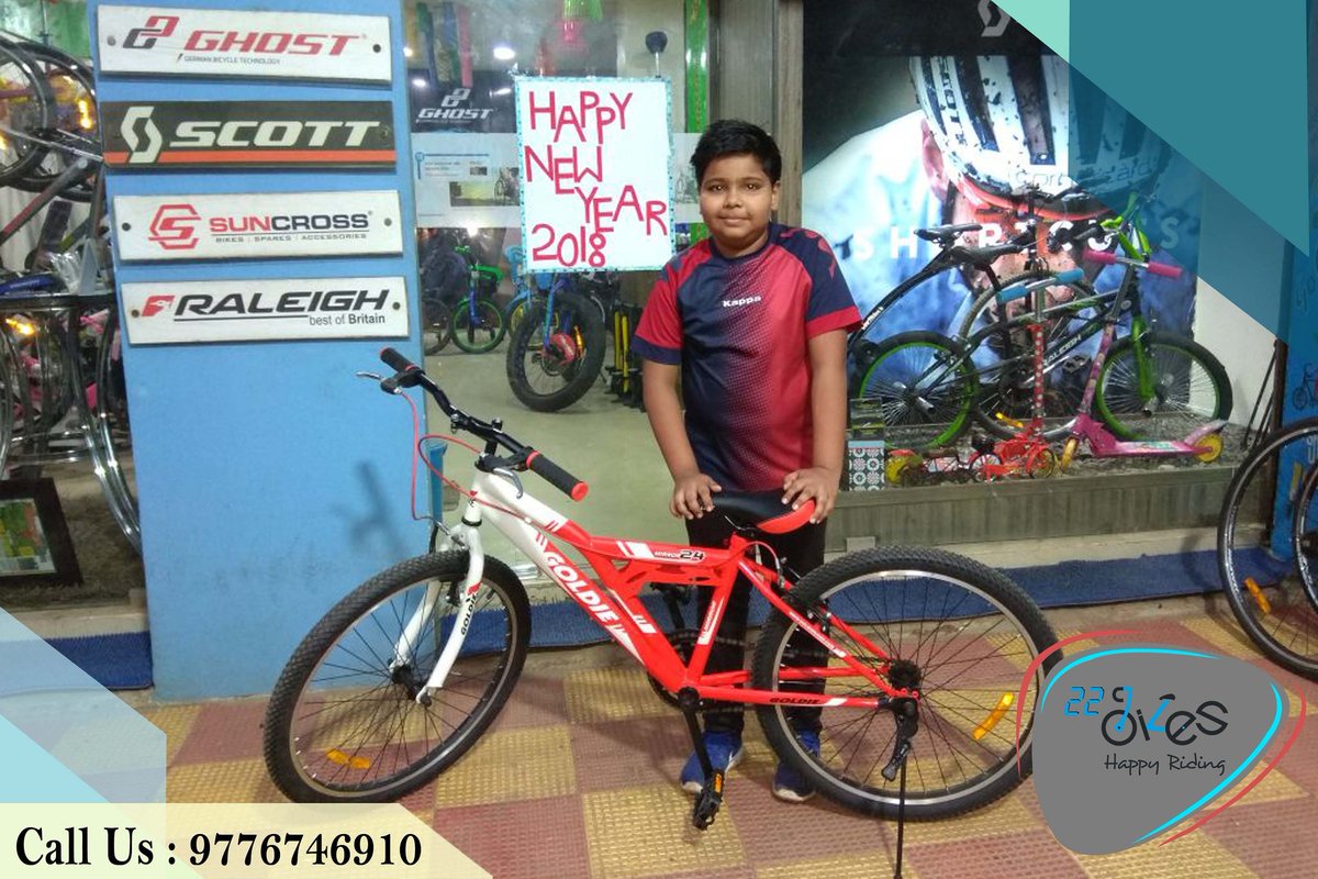 22_bikes's tweet photo. Congrats little champ for your all new Goldie 24" bicycle. A great bike to learn cycling at our age.

#learncycle #cyclelearning #bicyclelearning#ridebicycle #bcycle https://t.co/vO4vtpWSz7