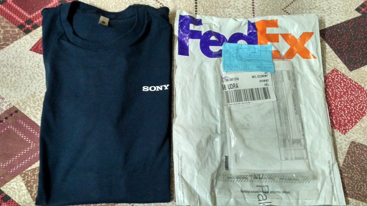 seecure_'s tweet photo. Finally swag from @Sony
#bugswag https://t.co/vBmHXzxcYf
