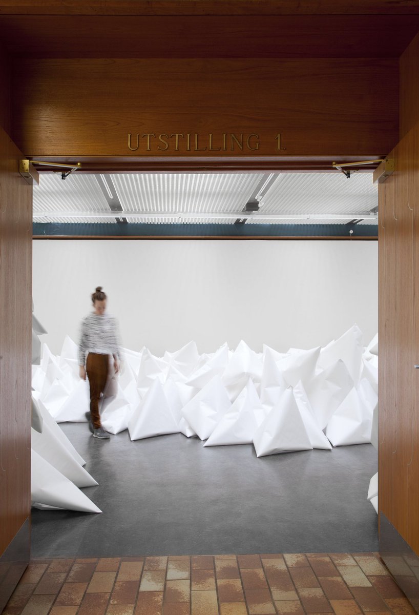 MaritRoland's tweet photo. Step into the frame! “Paper Drawing # 24”@haugesundbilledgalleri #instalationart #papersculpture #1000papercuts #exstendeddrawing #haugesund https://t.co/xIu1nPOGLB