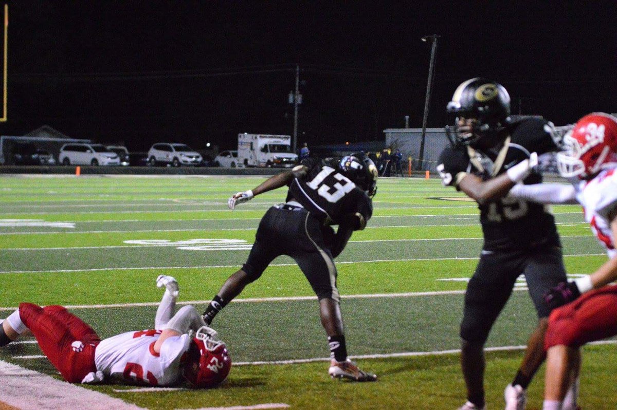 CoachBChilton's tweet photo. Happy Birthday to a youngster with some serious ability @headhunchoTj !! Proud of you and the way you step up! #GoUpAndGetThat https://t.co/M7u5kYcQIr