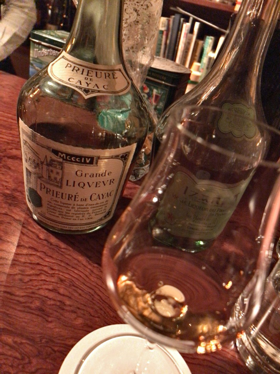 golf_bk's tweet photo. 素性がわからない謎のボルドーの南のリキュール。飲んだことない複雑な香り。
素性を知りたい！ https://t.co/Or2ntnxLs8