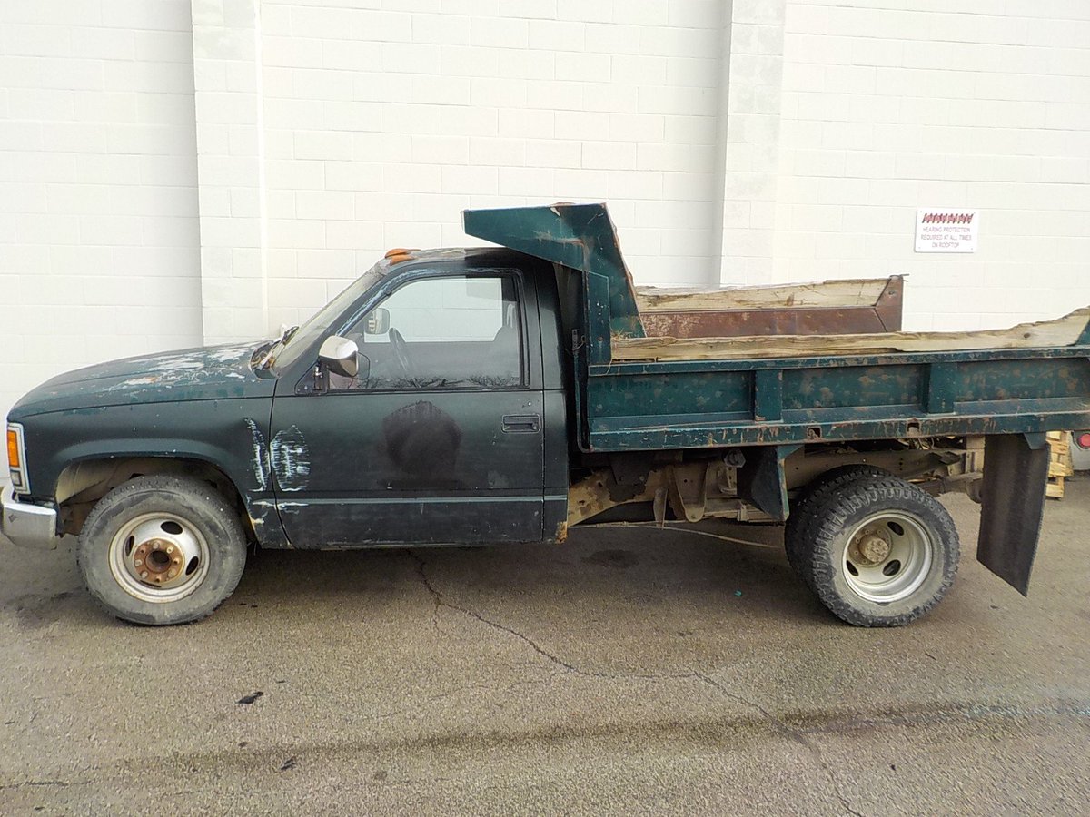 EKUsurplus's tweet photo. Here is just one example of the vehicles we have listed for auction this week! https://t.co/wn4Ewsln2v