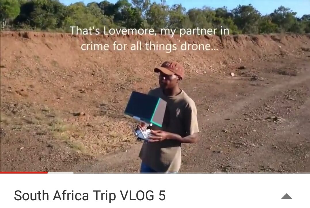 Leestylzz's tweet photo. So on the side, I fly celebrities over game parks to educate them on the conservation work in https://t.co/9FH5QH6qZV. Last year I worked with Jon Hylands (Microsoft engineer and Vlogger), BBC, marcus Scribner (Blackish) to name a few. This year offers are already coming😋😋 https://t.co/PPSwj7Rwa0
