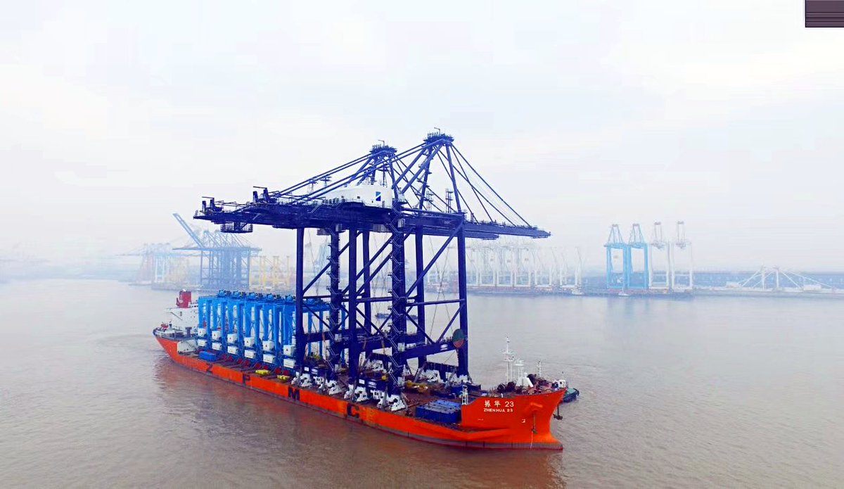 FelixstoweFotos's tweet image. Two state of the art ship to shore cranes set-off from China headed for Felixstowe #portofbritain
