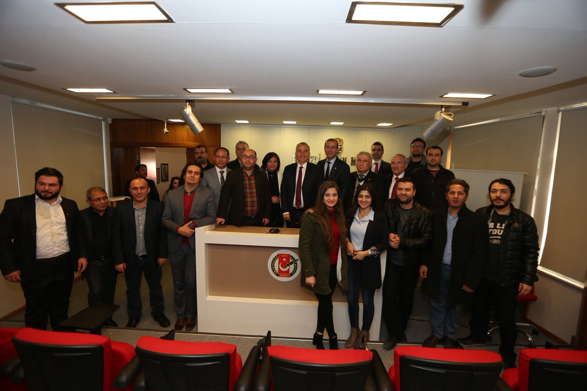 10 Ocak Çalışan Gazeteciler Günü nedeniyle Denizli Gazeteciler Cemiyetini ziyaret ederek, şehrimizde gece gündüz görev yapan basın mensuplarımızla bir araya geldik.