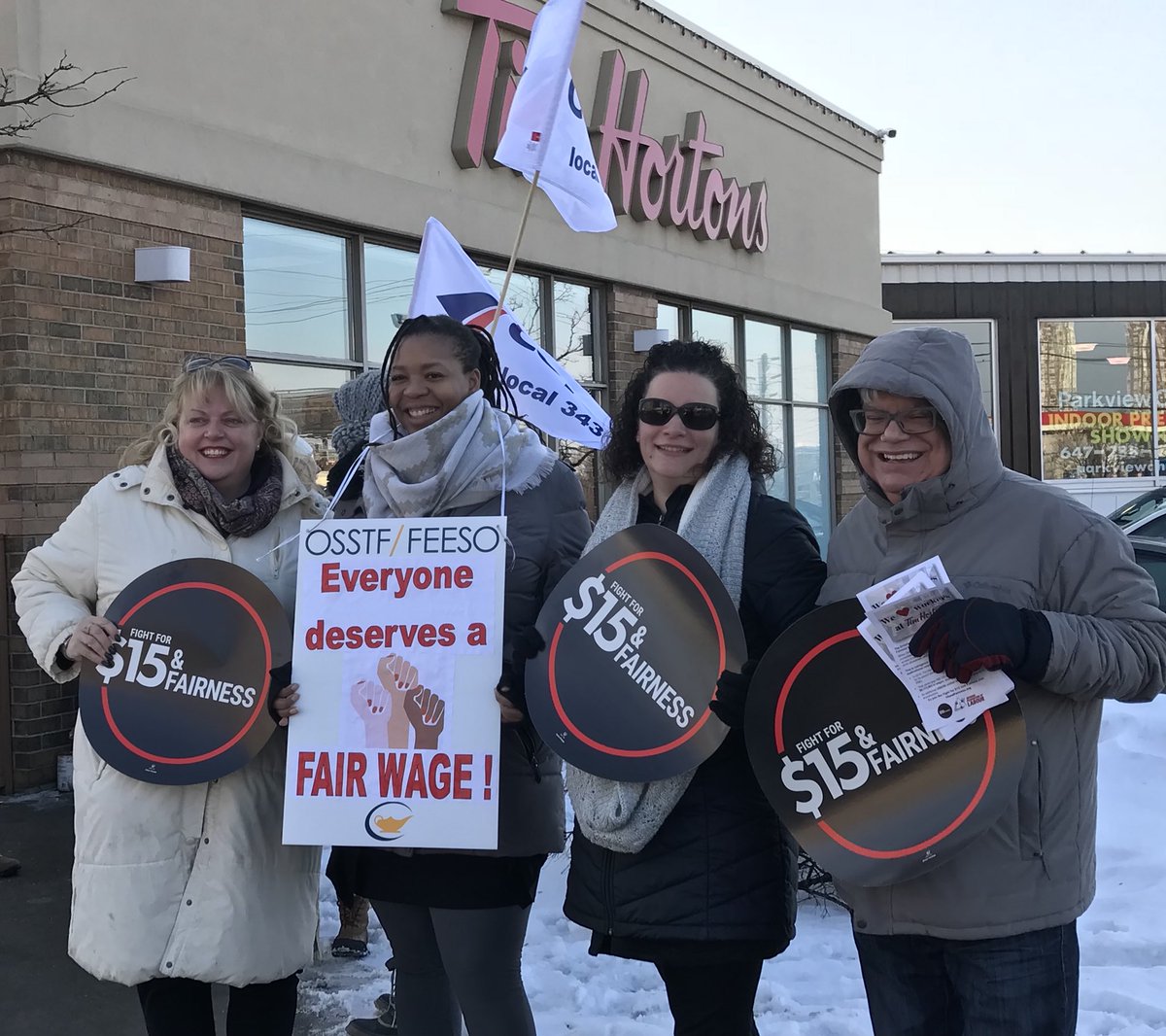 OFLabour's tweet photo. Forget your double-double! The labour movement will double down against bully employers set on attacking their vulnerable minimum wage earners. #IStandWithTimHortonsWorkers https://t.co/bIrRgnavV3