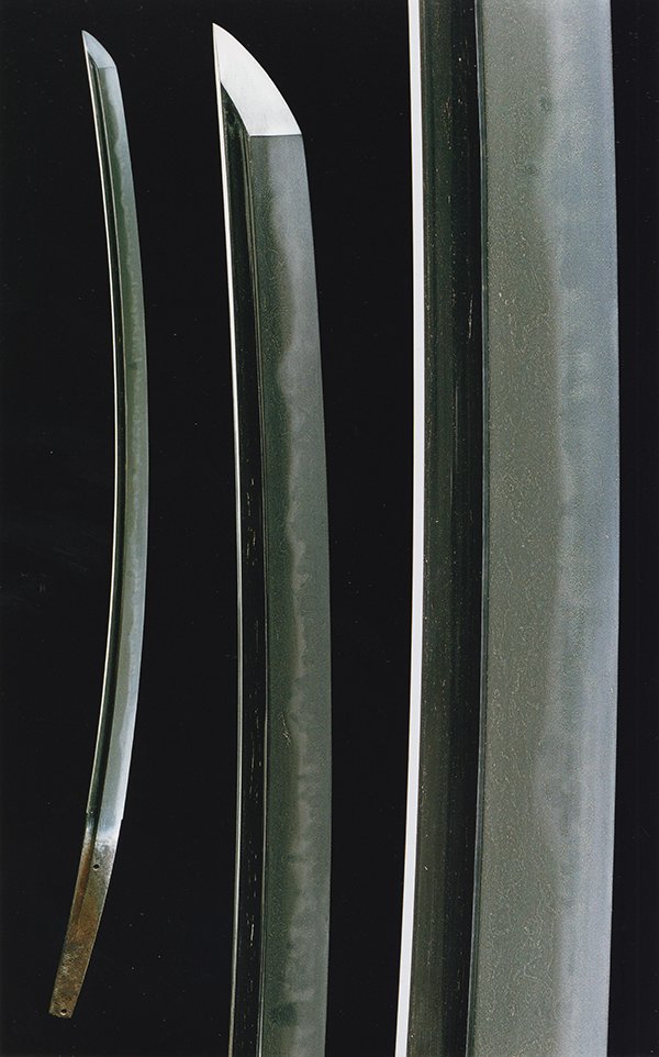 刀剣 日本刀 鋼月堂 国宝 太刀 銘助真 号 日光助真 助真は相州鎌倉に下り鍛刀したと伝えられ 鎌倉一文字 と呼ばれています 一文字派の名工の中でも覇気に富み 地刃共に沸強く日光助真と号されています 15年に国宗とともに日光東照宮宝物館で特別